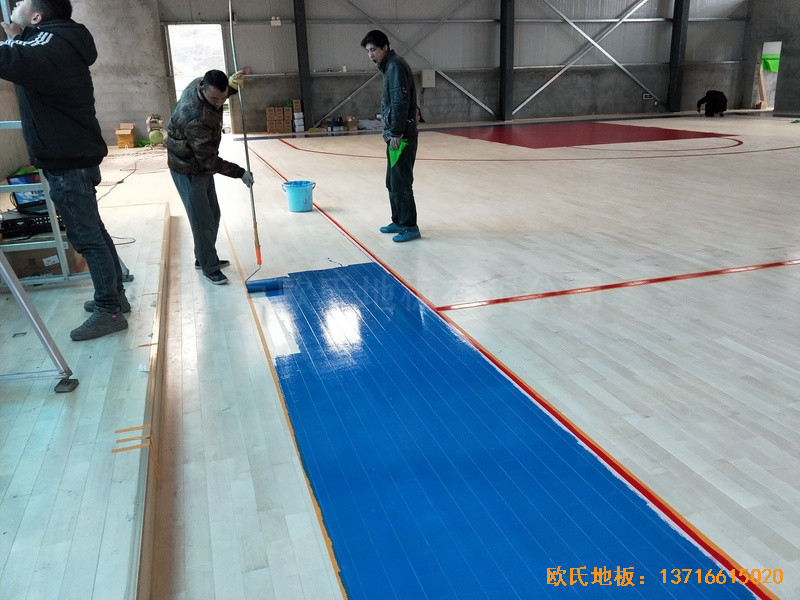 四川阿坝州马尔康消防支队篮球馆运动地板施工案例3