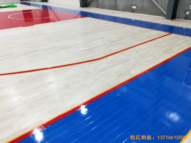 四川阿坝州马尔康消防支队篮球馆运动地板施工案例4