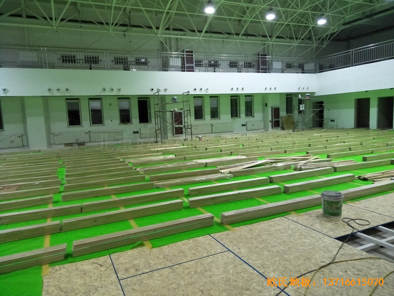 天津一号路四十八中篮球馆运动木地板铺设案例2