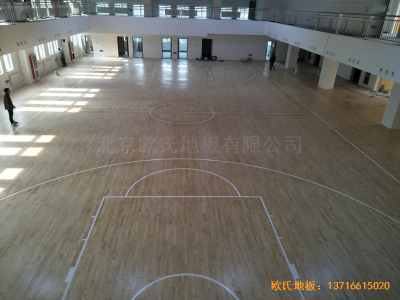 天津一号路四十八中篮球馆运动木地板铺设案例5