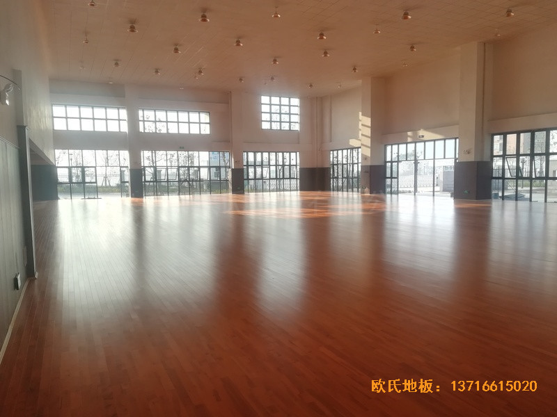 安徽怀宁篮球馆体育地板铺设案例4