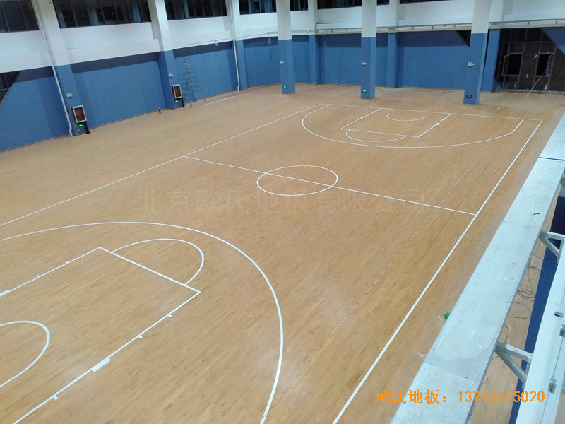 山东实验二小青岛分校篮球馆运动木地板施工案例0
