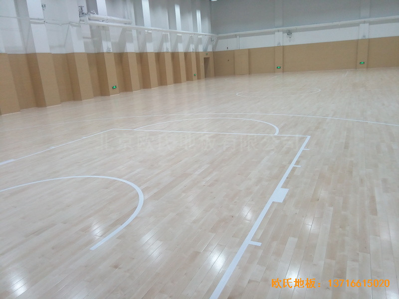 山东济南历下区燕山学校篮球馆运动地板施工案例5