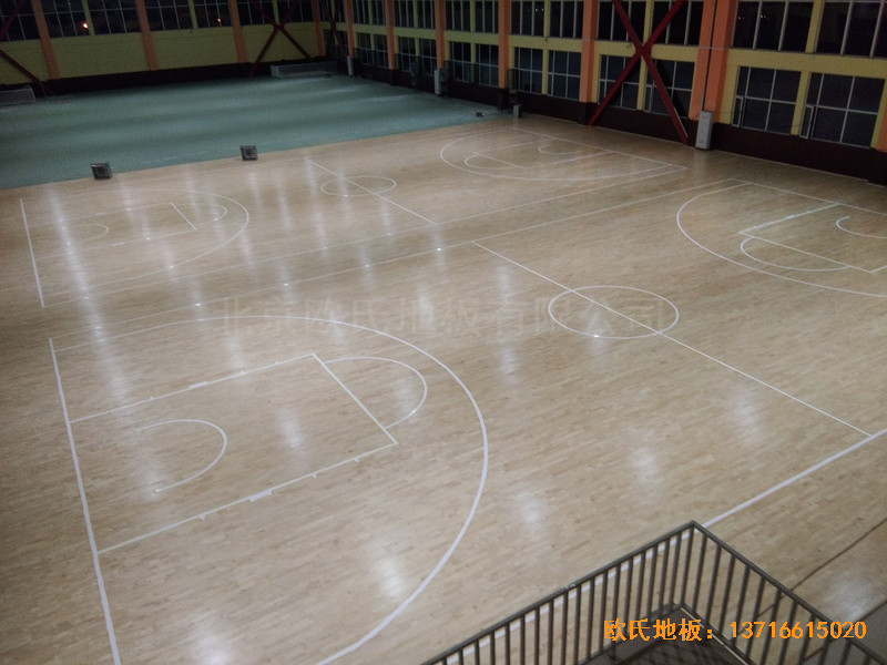 山东济南章丘双语学校篮球馆体育木地板铺设案例3