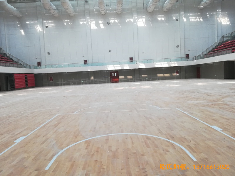山东济南长清山东管理学院篮球馆运动地板铺装案例3