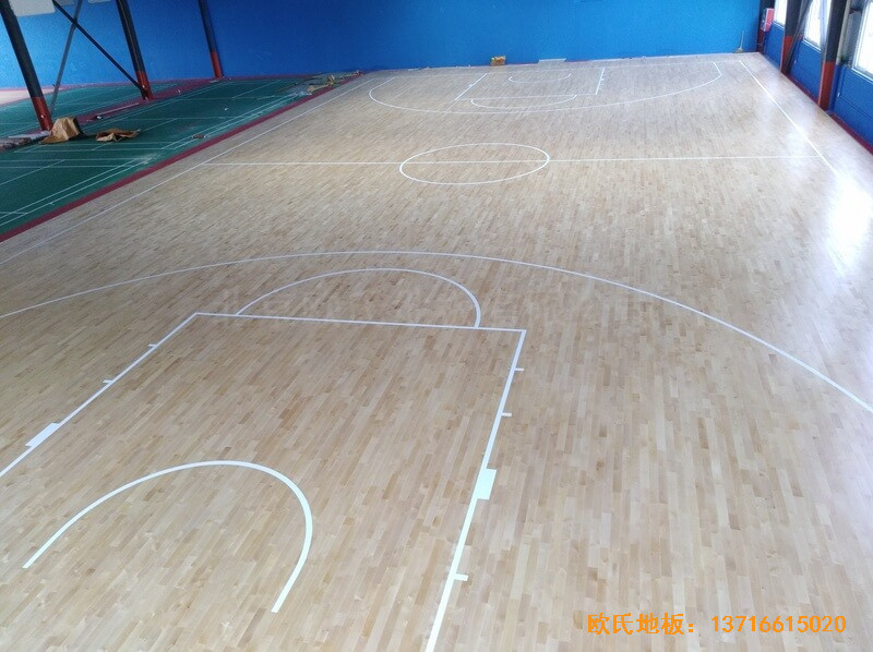 江苏江阴市榜样体育俱乐部体育地板铺设案例