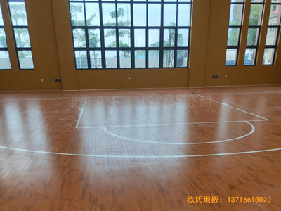 广东珠海白藤东小学篮球馆运动木地板安装案例