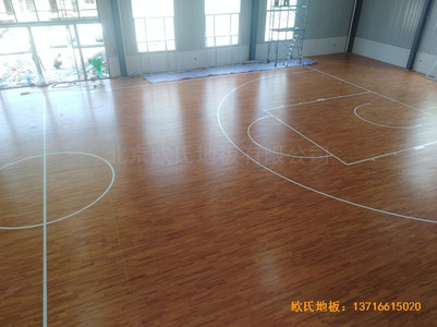 江西鹰潭中级人民法院篮球馆体育地板铺设案例