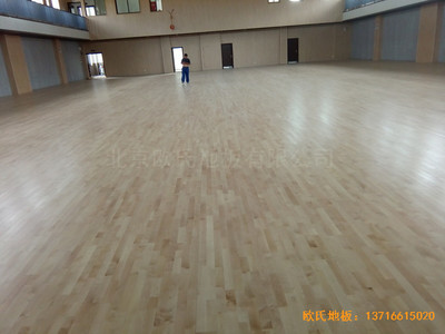 上海宝山区美兰湖中学运动馆体育地板安装案例