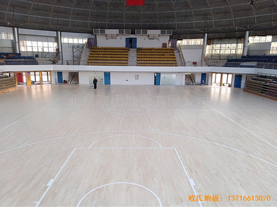 郑州工业应用技术学院体育馆运动木地板铺设案例