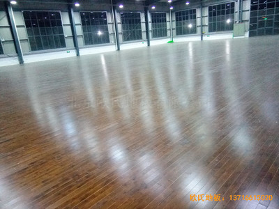 上海松江大学城外国语大学运动馆运动地板施工案例