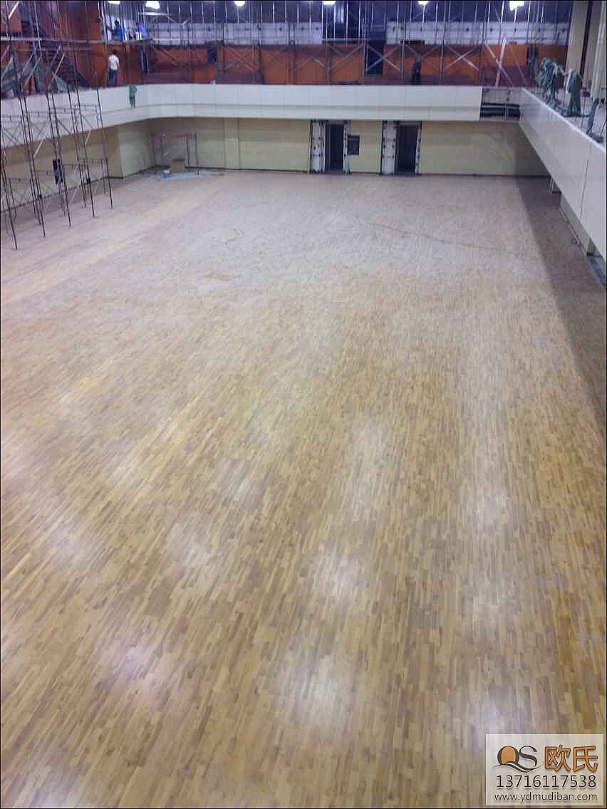 枫木运动木地板成为室内篮球场馆主要材料