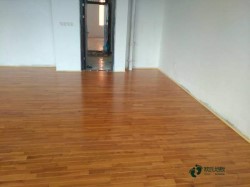用哪种体育场地木地板厂家报价