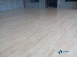 学校篮球场地板翻新