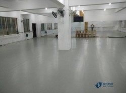 那里有运动体育地板生产公司