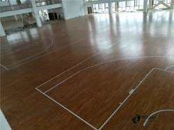 单层龙骨体育场地地板如何保养