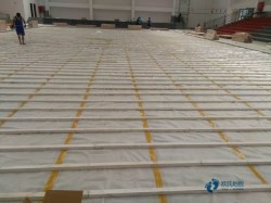普通体育场地地板施工单位
