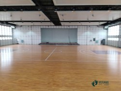 用哪种篮球场地地板厂家报价