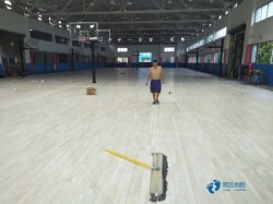 一般体育篮球木地板施工团队
