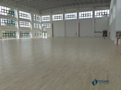 柞木篮球体育木地板清洁保养