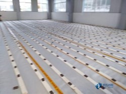 普通体育场地板厂家报价