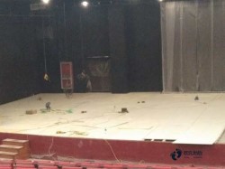 悬浮运动体育木地板施工队