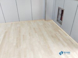 实木篮球场地板清洁保养