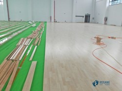 中等运动场地地板安装公司