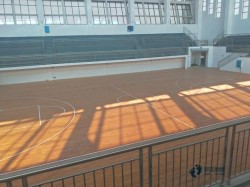 实木篮球场地地板保养