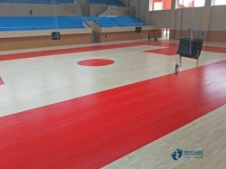 用什么运动场馆地板安装公司
