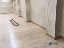 主辅龙骨篮球体育木地板厂家报价