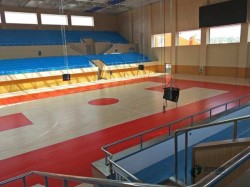 学校篮球场地板安装公司